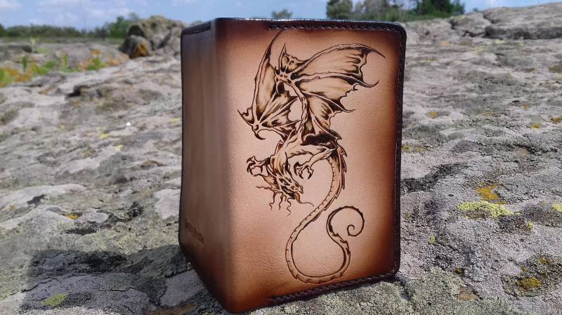 Leder-Reisepass-Cover, Drachen-Leder-Halter, Reisedokument, Geldbörse, Сardholder, Reisepass, Leder Drachen, Leder-Kartenhalter von LeatherHedgehog