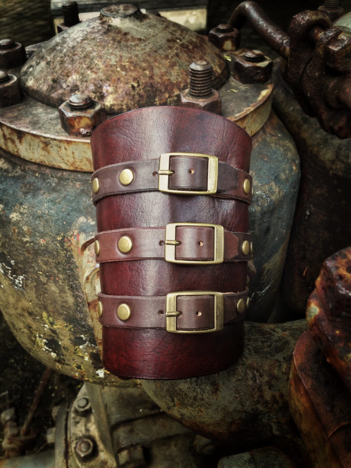 steampunk Armschiene Mit Schnallen steampunk Armschiene Mit Schnallen von LeatherHeds