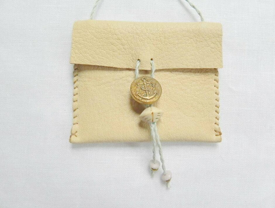 Handgemachte Ledertasche Handgemachte Ledertasche von LeatherLinenWoodWool