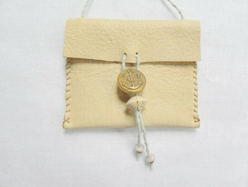 Handgemachte Ledertasche Handgemachte Ledertasche von LeatherLinenWoodWool