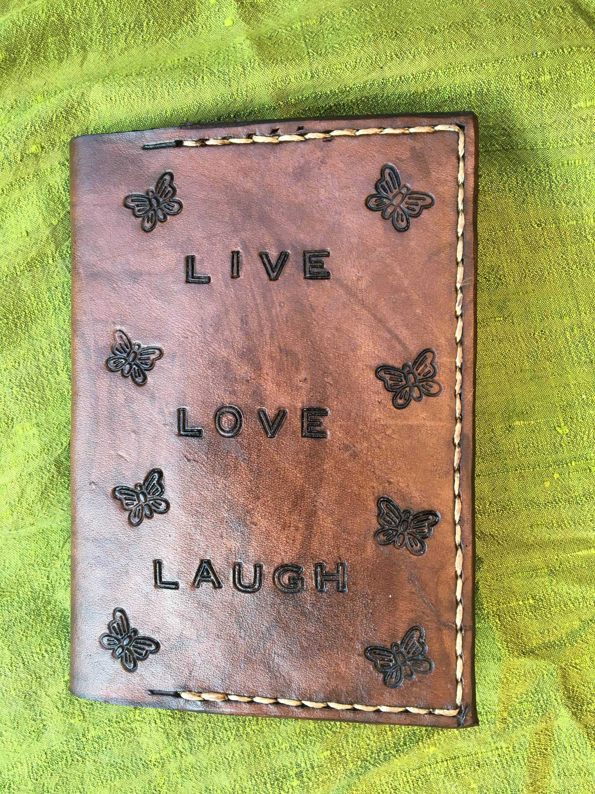 Reisepass-Abdeckung, Leder-Pass-Etui, Geprägt Ledertasche, Reisedokument Brieftasche, Leder Reise-Brieftasche, Leder-Geschenk, Reise-Geschenke Reisepass-Abdeckung, Leder-Pass-Etui, Geprägt Ledertasche, Reisedokument Brieftasche, Leder Reise-Brieftasche, Leder-Geschenk, Reise-Geschenke von LeatherRiot