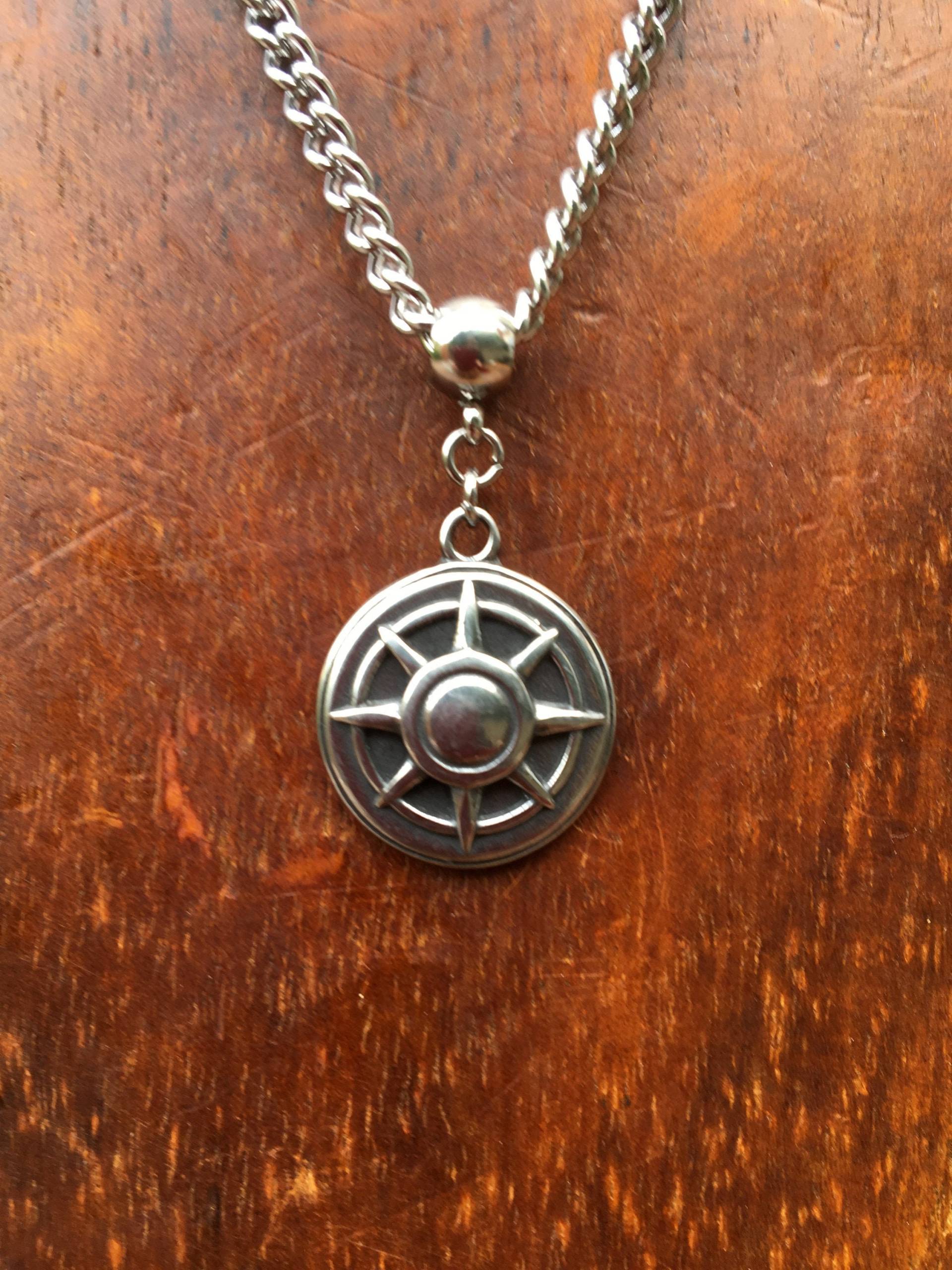 Sonne Anhänger Halskette, Unisex Schmuck, Geschenk Für Ihn, Sie, Silber Herren Frauen von LeatherRiot