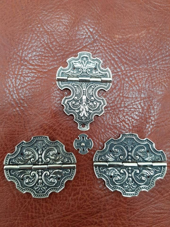 Dekorative Set Für Schatulle Schloss Und 2 Scharniere Dekorative Set Für Schatulle Schloss Und 2 Scharniere von LeatherStampsTools