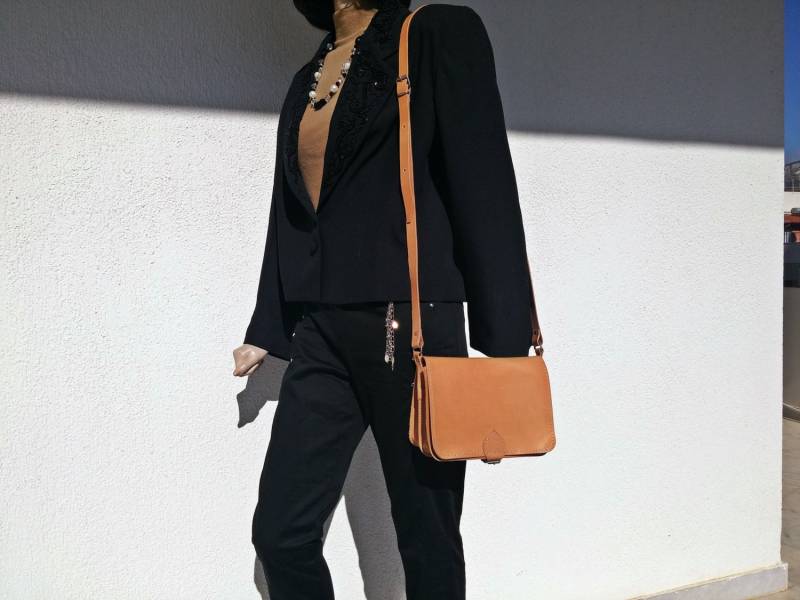 Handgefertigte Umhängetasche Aus Leder Crossbody Clutch Vollnarbenleder Handgefertigte Umhängetasche Aus Leder Crossbody Clutch Vollnarbenleder von LeatherStrata