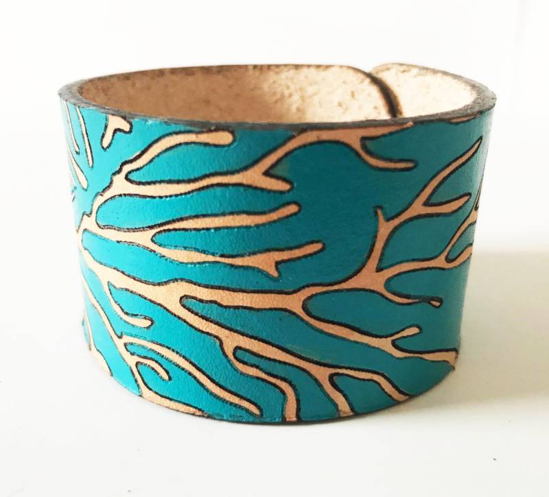Korallen Armband in Türkis von LeatherStudioSokaris