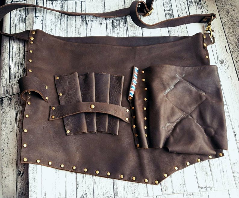 Versandkostenfrei+Geschenk, Leder Barbier Schürze, Geschenk, Hüfttasche, Friseur Werkzeug Gürtel, Rolle Versandkostenfrei+Geschenk, Leder Barbier Schürze, Geschenk, Hüfttasche, Friseur Werkzeug Gürtel, Rolle von Leatherbarber