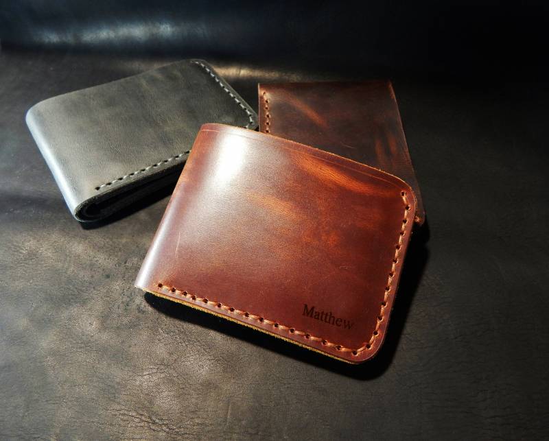 Personalisierte Brieftasche, Man Leder Wallet, Bifold Geld-Clip-Geldbörse 100 % Leder, Handgefertigte Arbeit Geschenk Für Ihn Personalisierte Brieftasche, Man Leder Wallet, Bifold Geld-Clip-Geldbörse 100 % Leder, Handgefertigte Arbeit Geschenk Für Ihn von LeathergalleryArt
