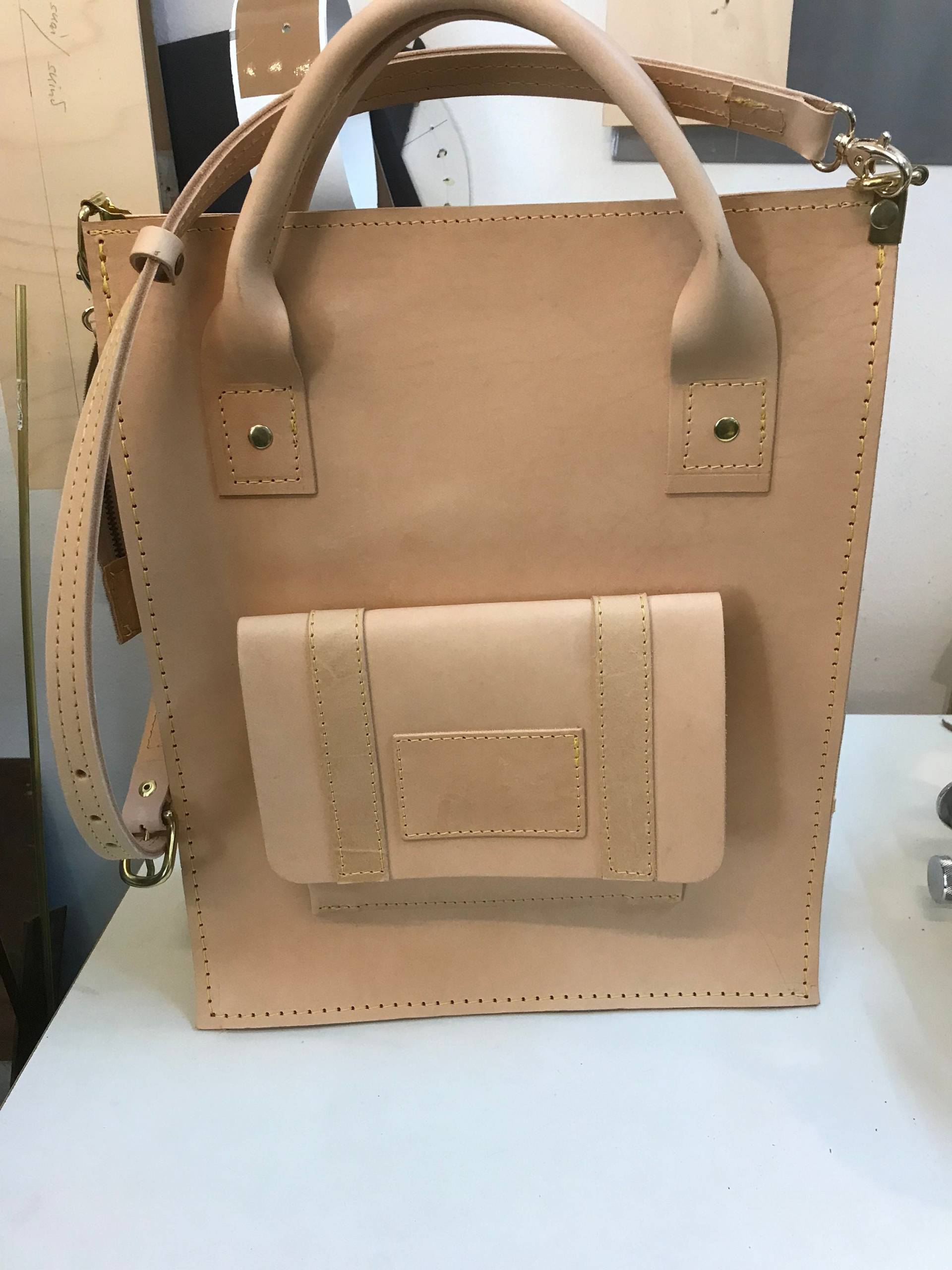 Grosse Einkaufstasche in Vachetta Læder Grosse Einkaufstasche in Vachetta Læder von LeatherprojectDK