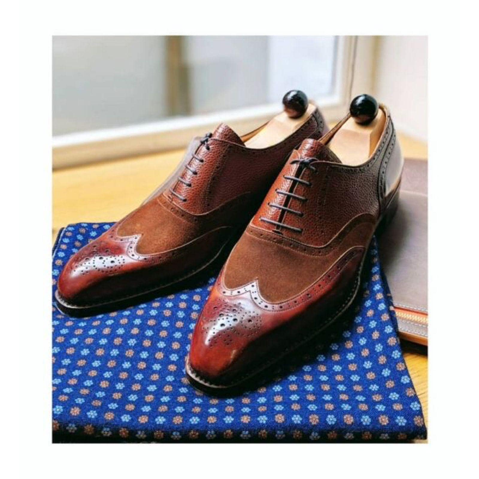 Neue Herrenmode Maßgeschneiderte Premium Leder Braun Wildleder Oxford Wingtip Style Schnürschuh von LeathersCity