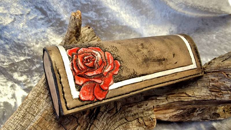 Brillenetui Leder Mit Holz, Borte Versilbert Brillenetui Leder Mit Holz, Borte Versilbert von LeatherworkSUMA