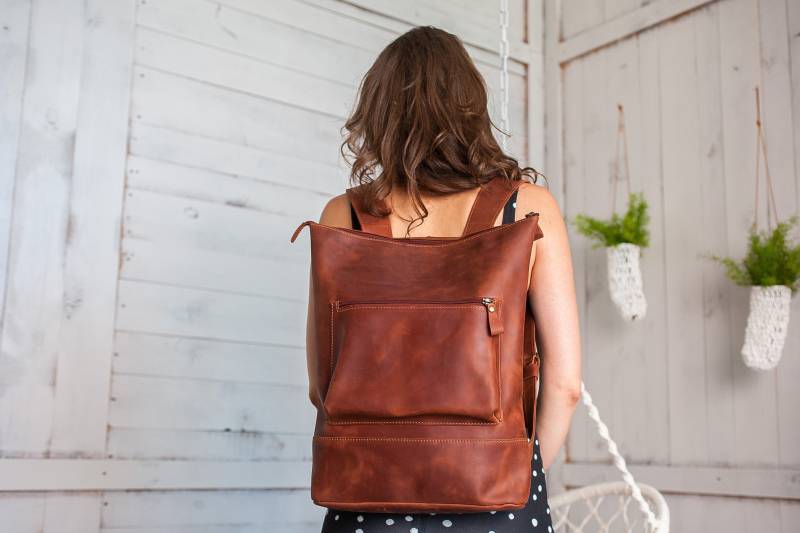 Leder Rucksack Geldbörse Cognac Handgemachter Reißverschluss von LeatheryCo