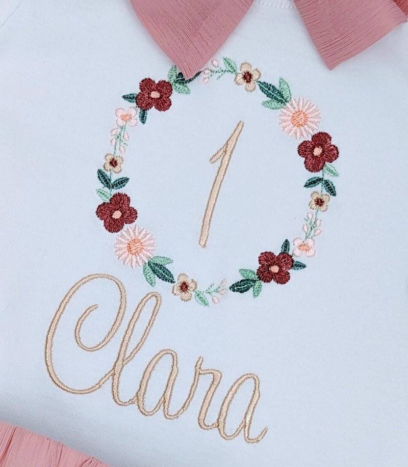 Erster Geburtstag Blumenkranz Altrosat-Shirt Mädchen Geschenk Geburtstagsshirt Mit Name Und Zahl -1 2 3 , Oberteil Baby Outfit Kindershirt von LeatisBaby