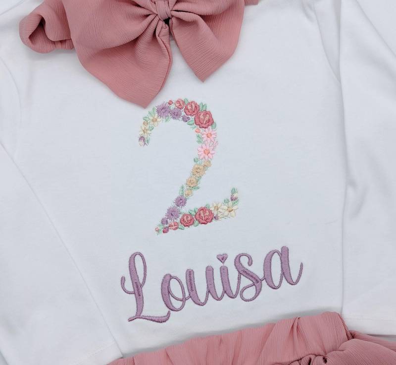 Zahlenschrift Blumen Geburtstagsshirt Mädchen | Geburtstagsoutfit Erster Jahr Personalisiert Geschenk Tshirt 1 2 3 4 5 Oberteil Mädchen von LeatisBaby