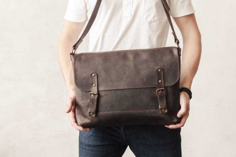 Rustikale Umhängetasche Aus Leder Für Herren | Handgefertigte Aktentasche Vintage von LeazerUA