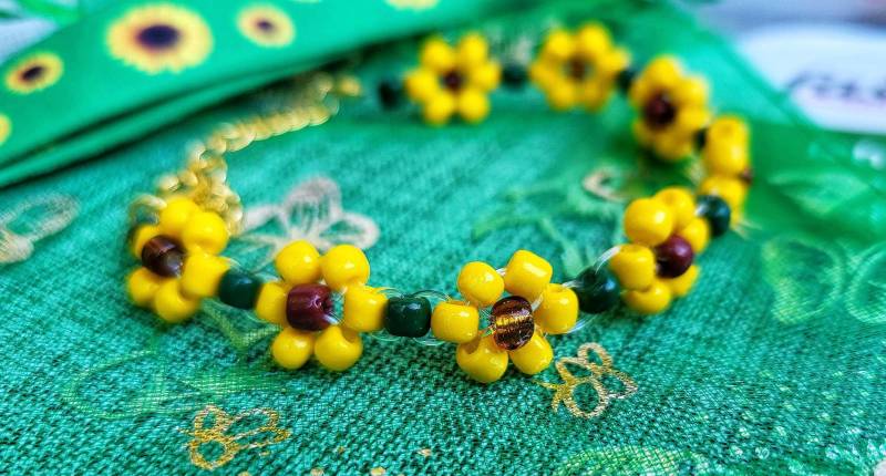 Awareness Sonnenblumenarmband Mit Rocailles Glasperlen Für Unsichtbare Erkrankung, Größenverstellbar Awareness Sonnenblumenarmband Mit Rocailles Glasperlen Für Unsichtbare Erkrankung, Größenverstellbar von Lebensfaden