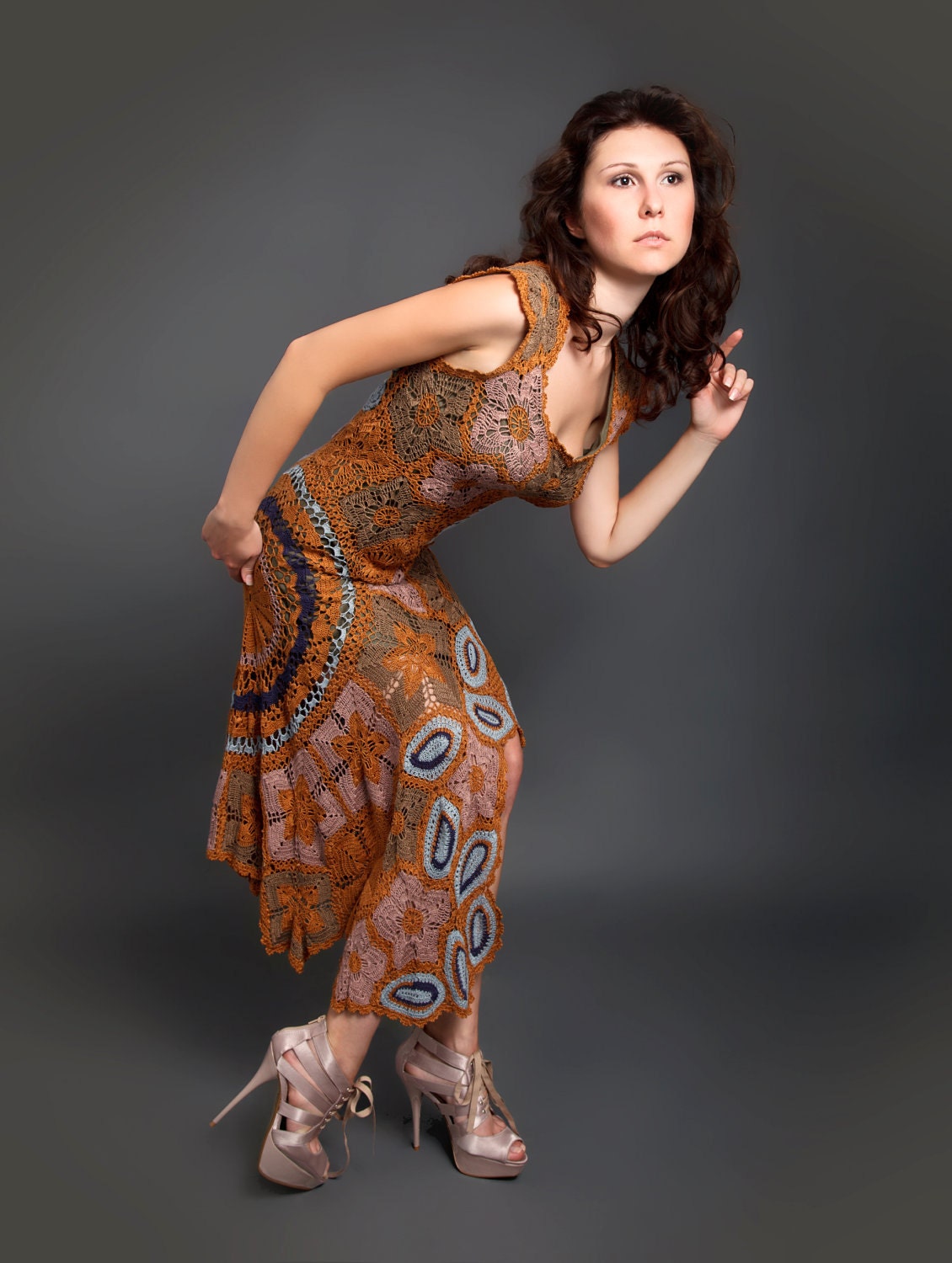 Exklusive Lange Häkelkleid Siena Braun von LecrochetArt