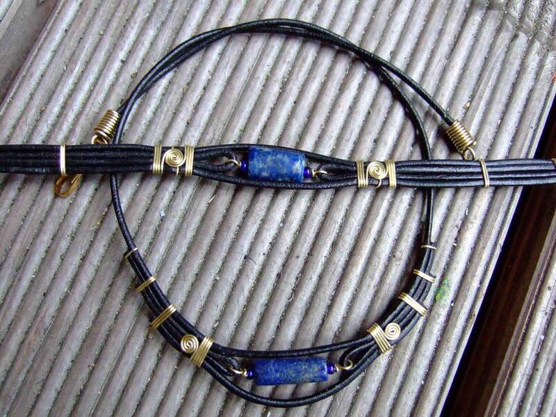 Lederschmuckset "Nacht Mit Lapis" Lederschmuckset "Nacht Mit Lapis" von LederPlus