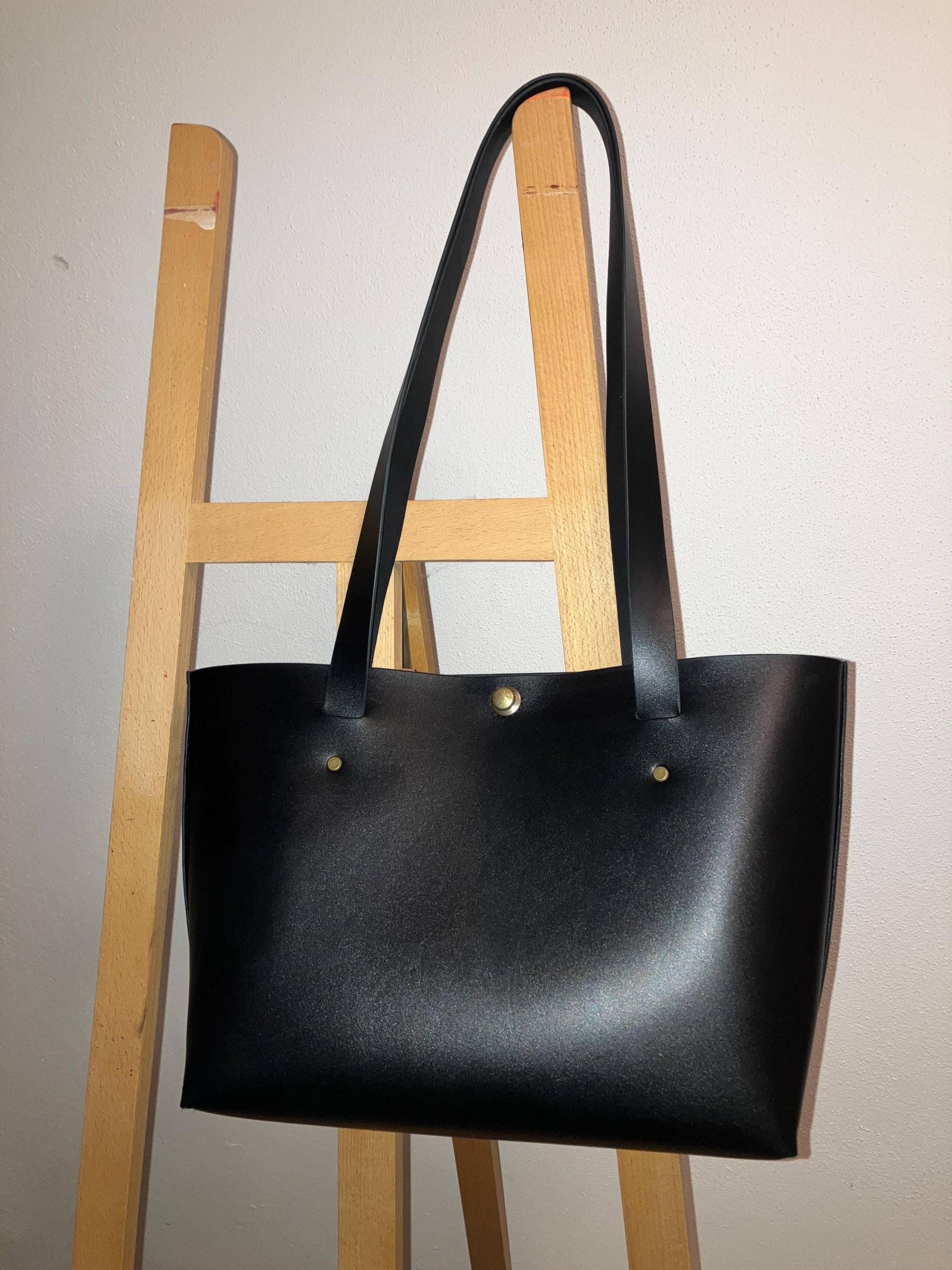 Schwarze Leder Tote Bag Tragetasche „Kerstin" Handgemacht. #03 Schwarze Leder Tote Bag Tragetasche „Kerstin" Handgemacht. #03 von LederRoB