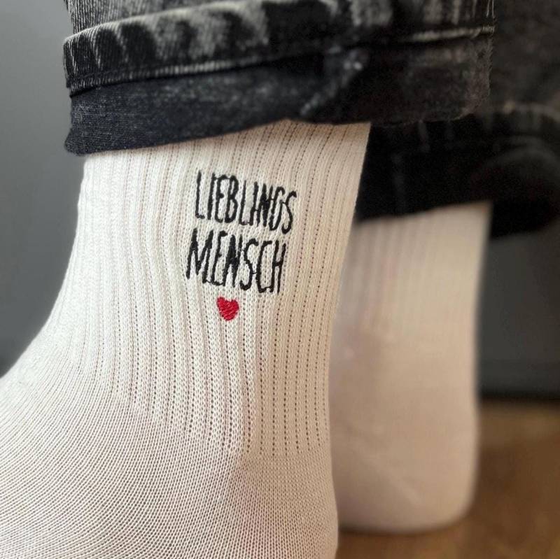Lieblingsmensch - Socken Bestickt von LederStichundCo