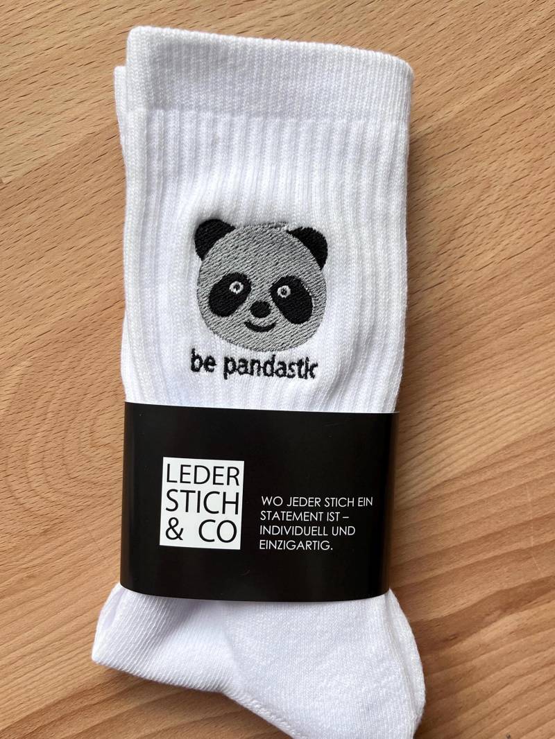 Socken Bestickt - Be Pandastic von LederStichundCo