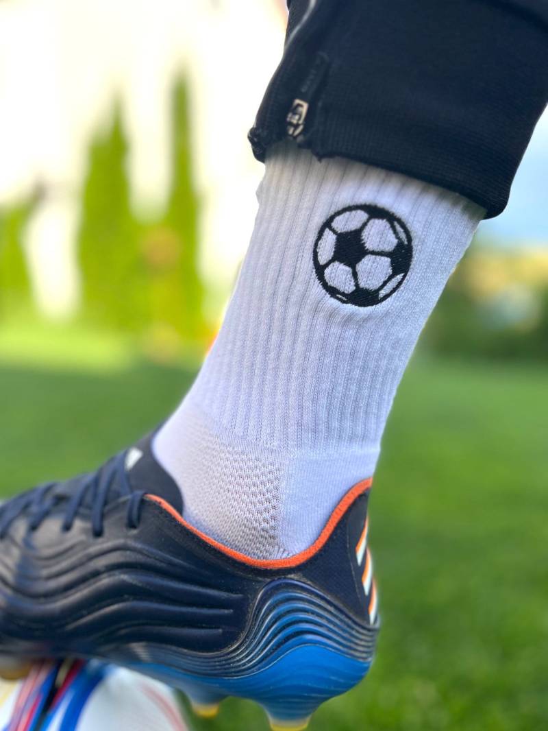 Socken Bestickt - Fußball von LederStichundCo