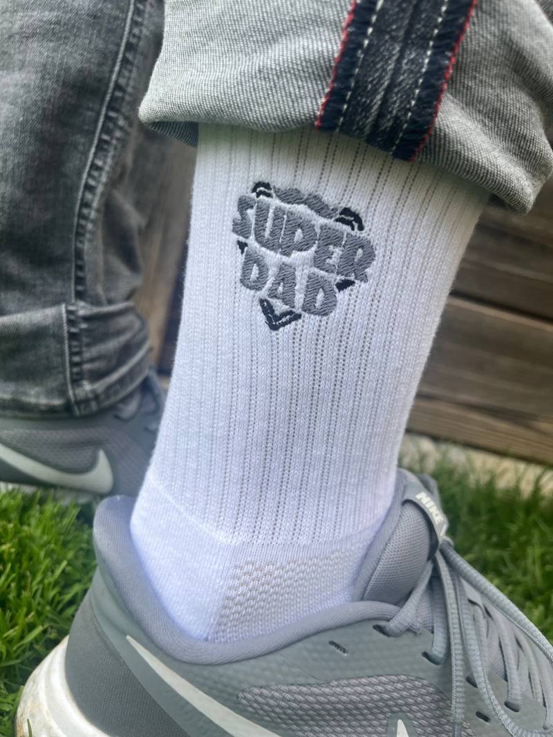 Super Dad - Socken Bestickt Geschenk Für Vater Vatertag Papa von LederStichundCo