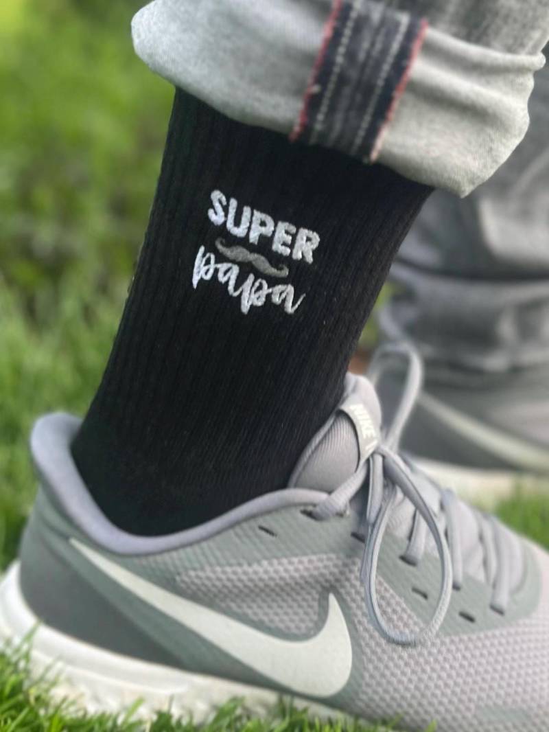 Super Papa - Socken Bestickt von LederStichundCo