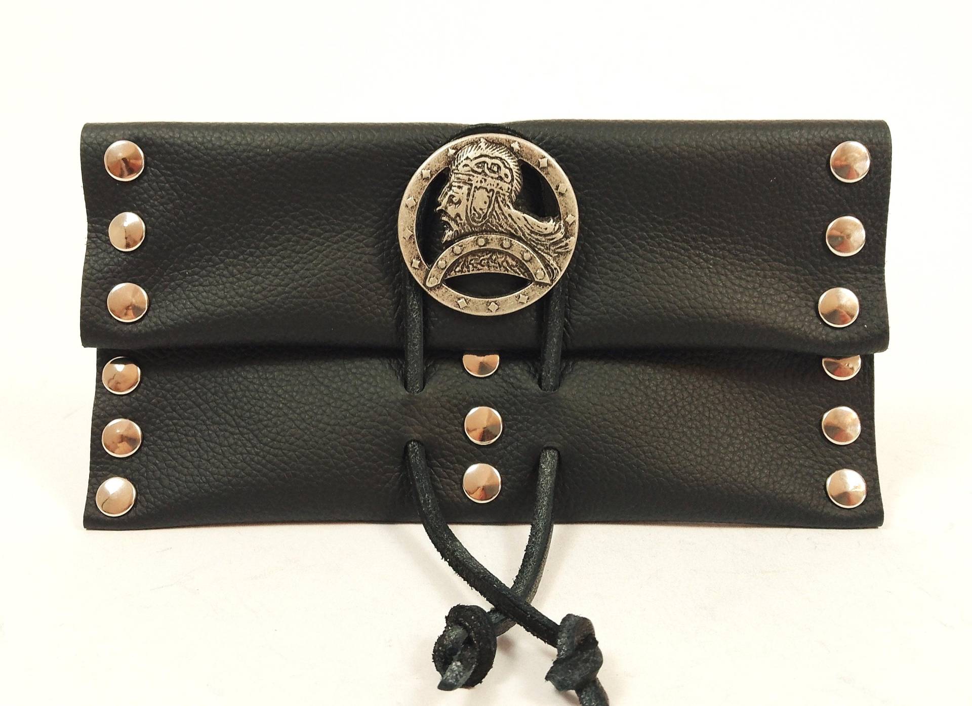 Tabaktasche Geldscheintasche Wikinger Nordmann Leder Schwarz Etui Beutel Tabak Geldscheine Zierniete Handgefertigt Krieger Mittelalter Tabaktasche Geldscheintasche Wikinger Nordmann Leder Schwarz Etui Beutel Tabak Geldscheine Zierniete Handgefertigt Krieger Mittelalter von Lederkotten