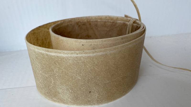 Rohhhaut, Rohhautstreifen, Schildumradung, Schildeinfassung, Bogenbau, Wikinger, Breite 4 - 10 cm, Länge 90 300 Genau Geschnitten Rohhhaut, Rohhautstreifen, Schildumradung, Schildeinfassung, Bogenbau, Wikinger, Breite 4 - 10 cm, Länge 90 300 Genau Geschnitten von LedershopBayern