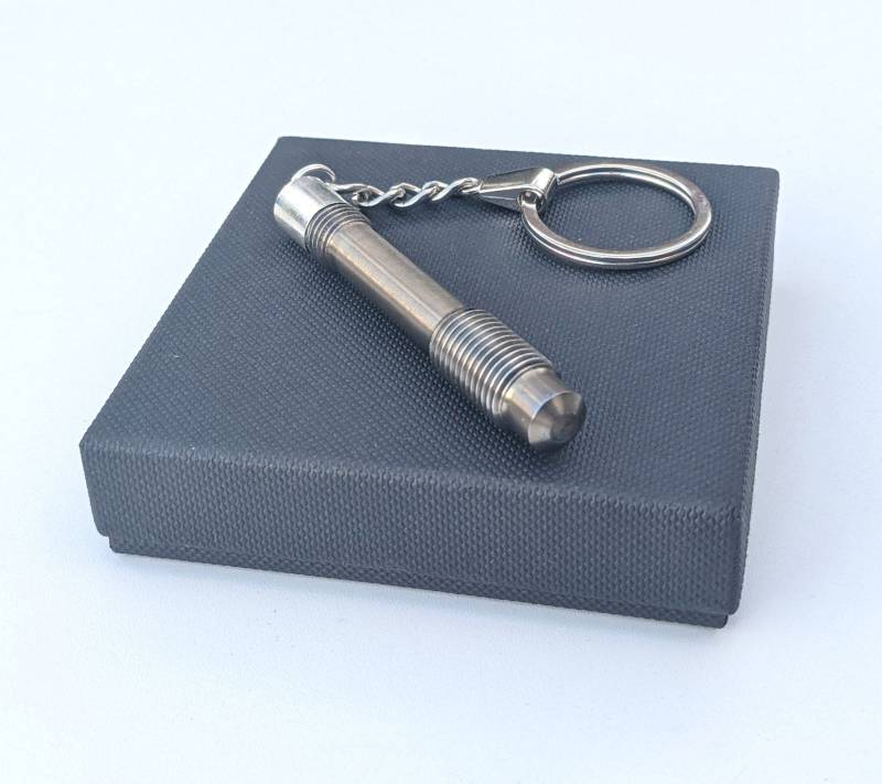 K22 Renaul F1 Auto-Teile-Schlüsselbund Schlüsselanhänger Formel1 Rennauto Jungs Mans Fahren Motorsport Technik Weihnachtsgeschenk-Box von LedonGifts