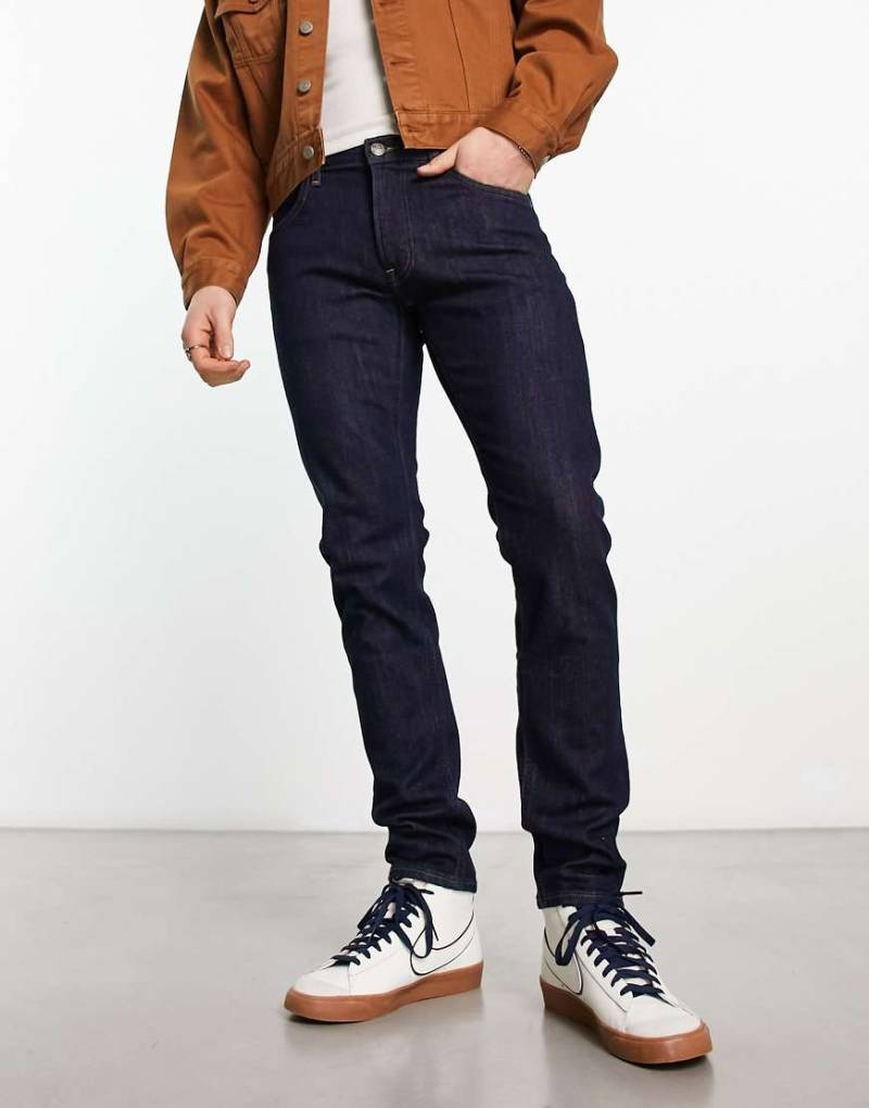Lee - Luke - Schmal zulaufende Jeans mit schmalem Schnitt in dunkler Rinse-Waschung-Marineblau von Lee