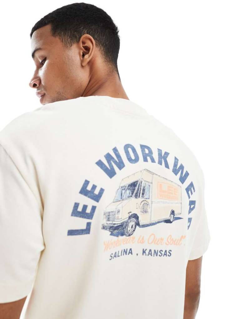 Lee - Workwear. T-Shirt in Ecru mit Rückenprint-Weiß von Lee