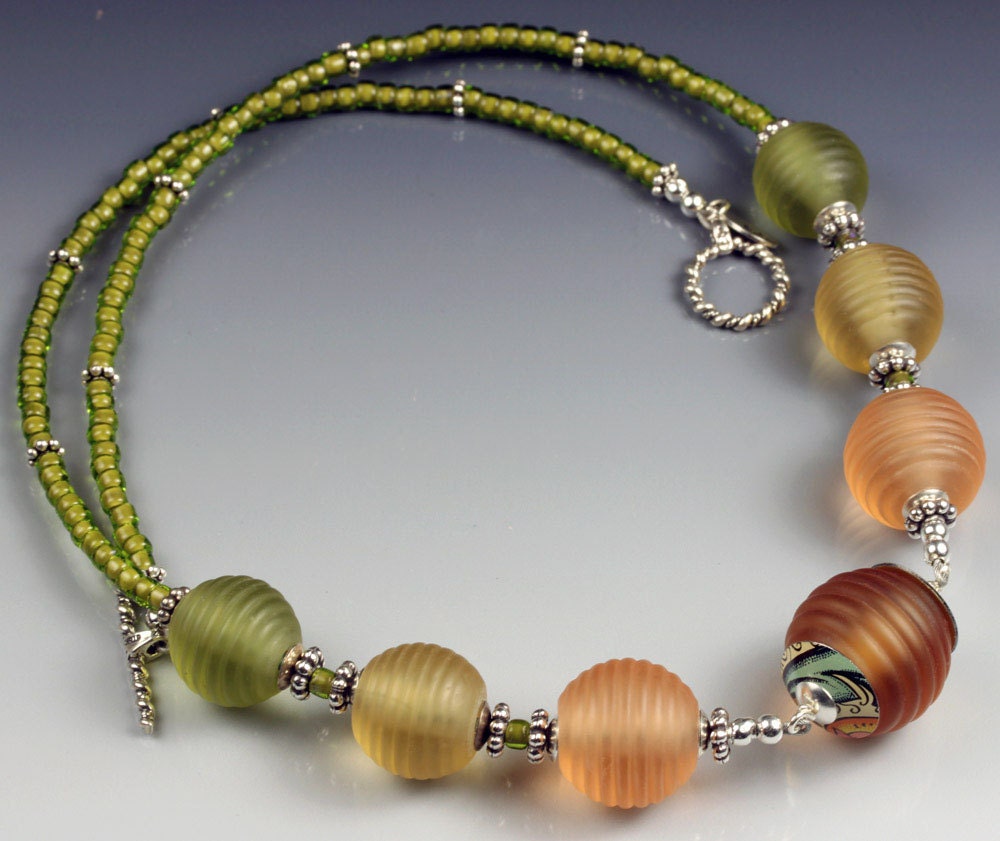 Beached Retro Lampwork Glasperlenkette, Handgemacht, Unikat Beached Retro Lampwork Glasperlenkette, Handgemacht, Unikat von LeeBeads