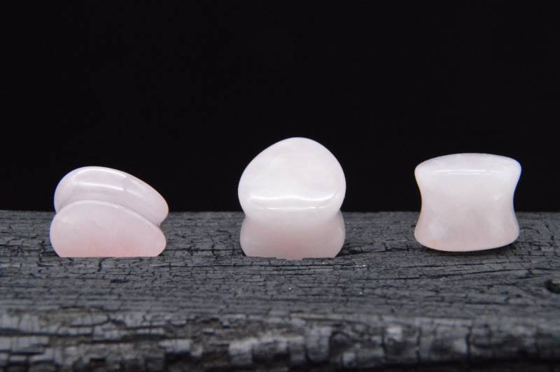 1x Plug Rosenquarz Teardrop - J2 von LeelaArtandJewellery