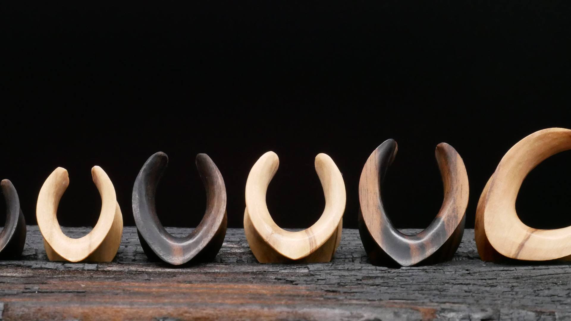 1x Saddle Tunnel Aus Narra/Olive Wood - C2 von LeelaArtandJewellery