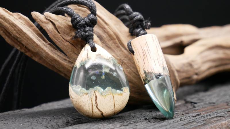 Amulett Aus Holz Und Epoxidharz - Bb-6 von LeelaArtandJewellery