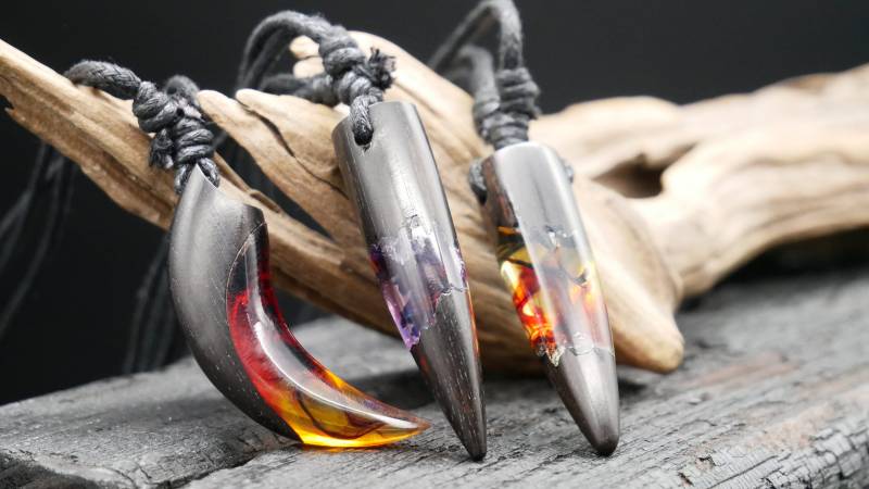 Amulett Aus Holz Und Epoxidharz - Bb-6 von LeelaArtandJewellery