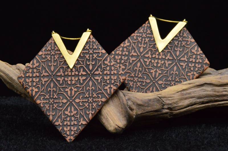 Ohrringe Aus Holz Und Messing Mit Gravur - Jj-2 Ohrringe Aus Holz Und Messing Mit Gravur - Jj-2 von LeelaArtandJewellery