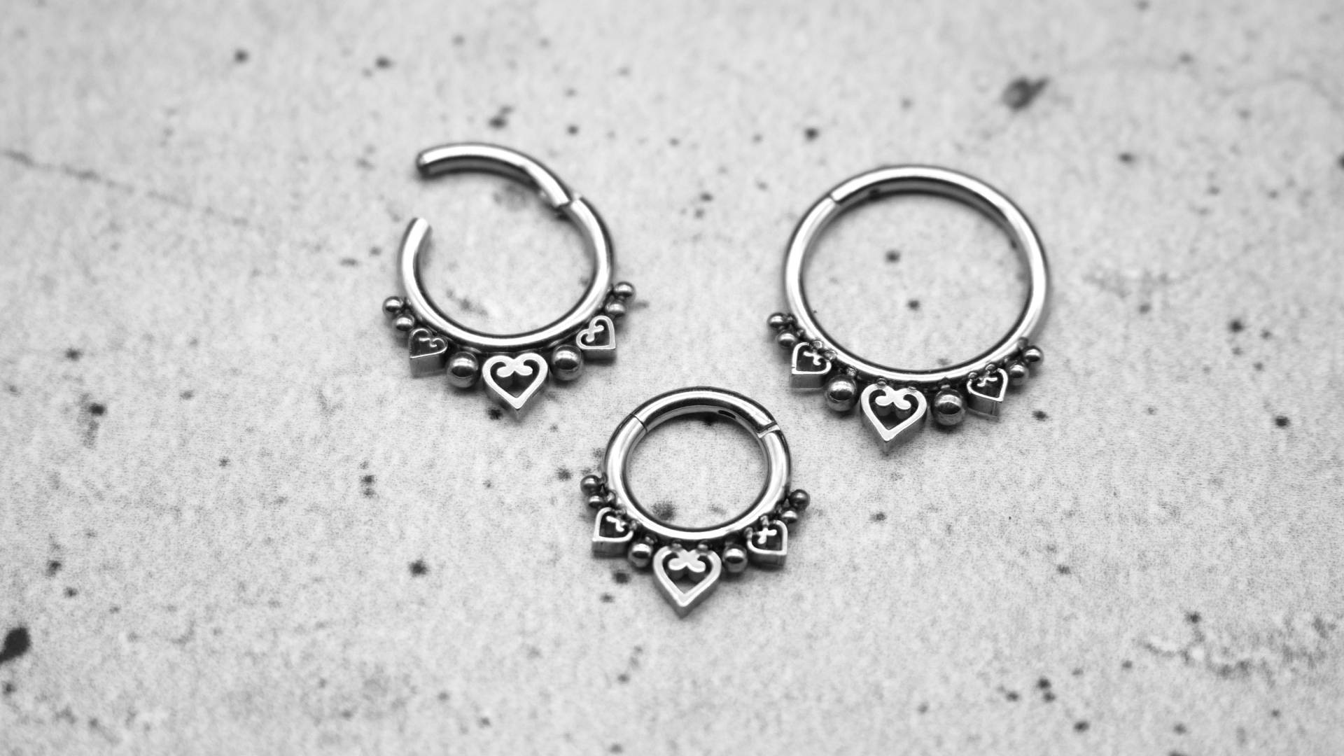 Piercing Ring Septum Chirurgenstahl 1, 2mm 16G - 1A/07 von LeelaArtandJewellery