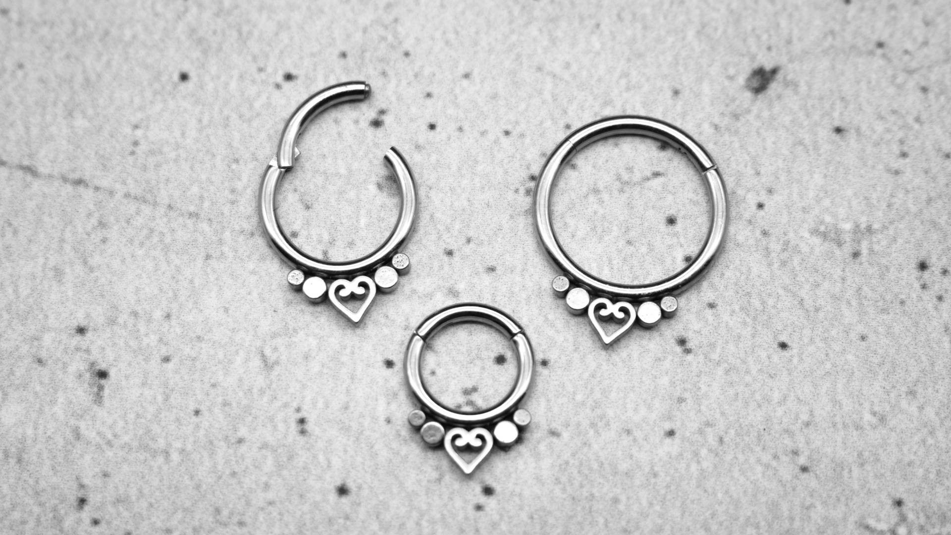 Piercing Ring Septum Chirurgenstahl 1, 2mm 16G - 1A/07 von LeelaArtandJewellery