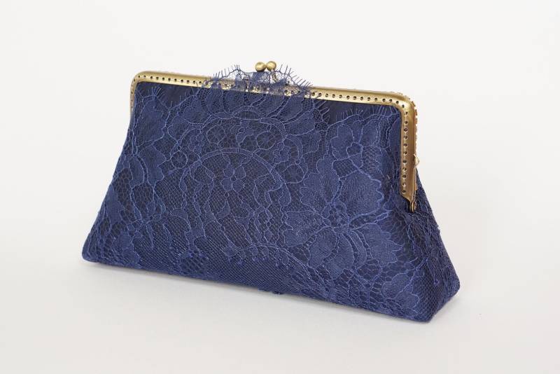 Blaue Spitzen Clutch Seiden Braut Abendtasche, Hochzeit Accessoire Blaue Spitzen Clutch Seiden Braut Abendtasche, Hochzeit Accessoire von LeelaPurse