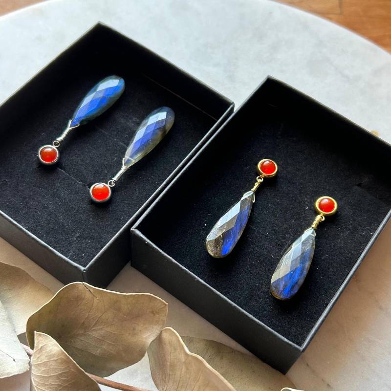 Ohrstecker Mit Karneol Und Labradorit | Edelsteinohrringe von Leelasummerdream