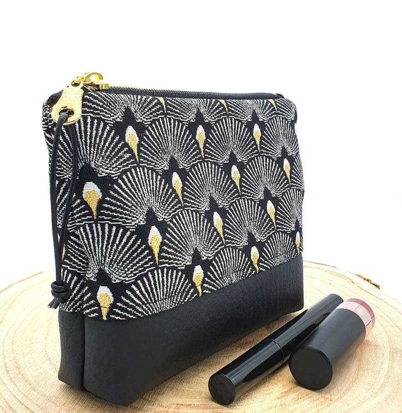 Handgefertigte Kosmetiktasche Schwarz Gold Einzelstück Jacquard Fächer Hochwertig Beauty Bag Schminktasche Schminktäschchen Utensilo von LeeneNaeht