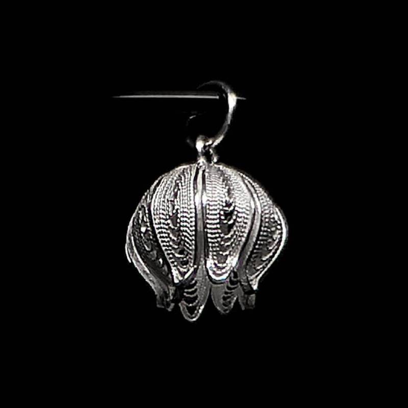 Handgemachter Filigraner Anhänger "Granatapfel" - Sterling Silber Schmuck Geburtstagsgeschenk Mutter Geschenk" von LefkaraSilver