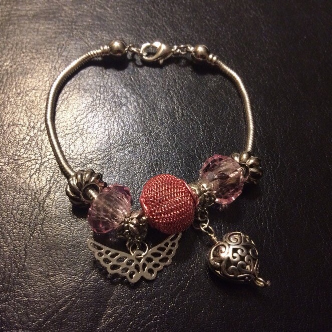 Rosa Engel Flügel Und Herz Large Hole Armband von Lefurnari