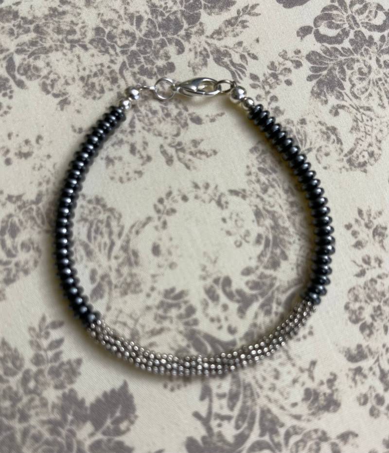 Weibliches Energie & Balance Bar Armband Weibliches Energie & Balance Bar Armband von Lefurnari