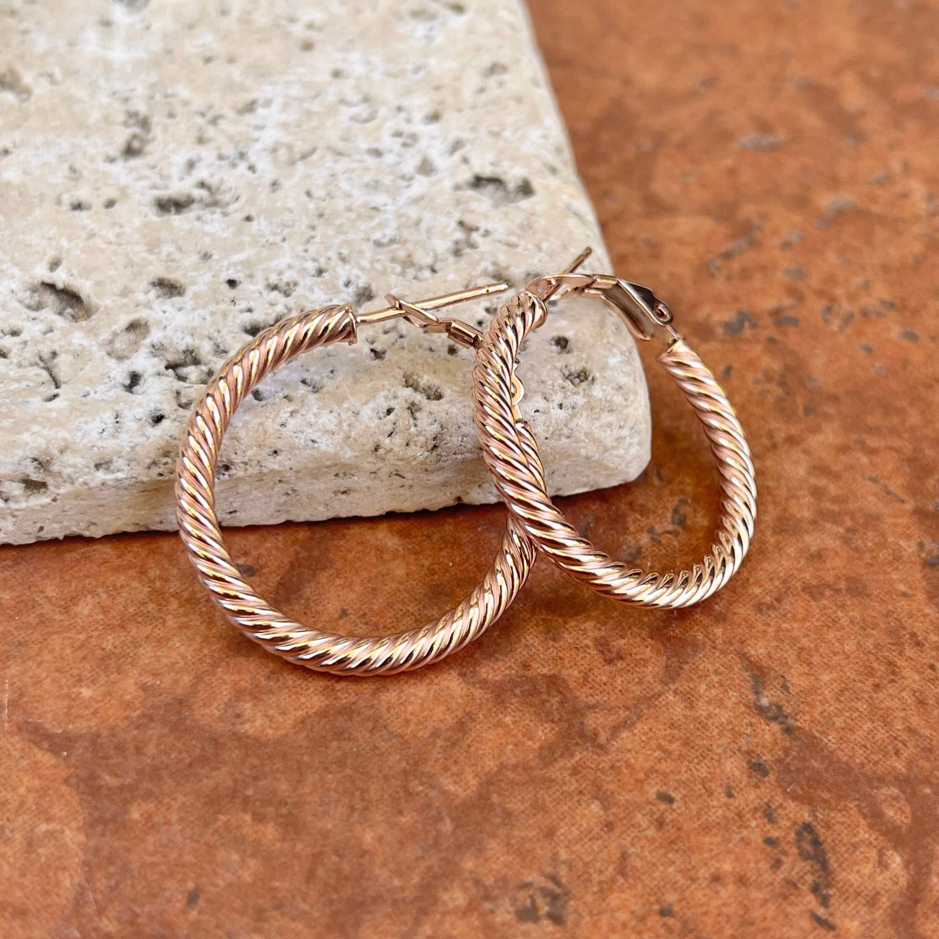 10Kt Rosegold Twisted Tube Creolen Neue Mittlere Größe 26mm Omega Back Clip von LegacySaintJewelry