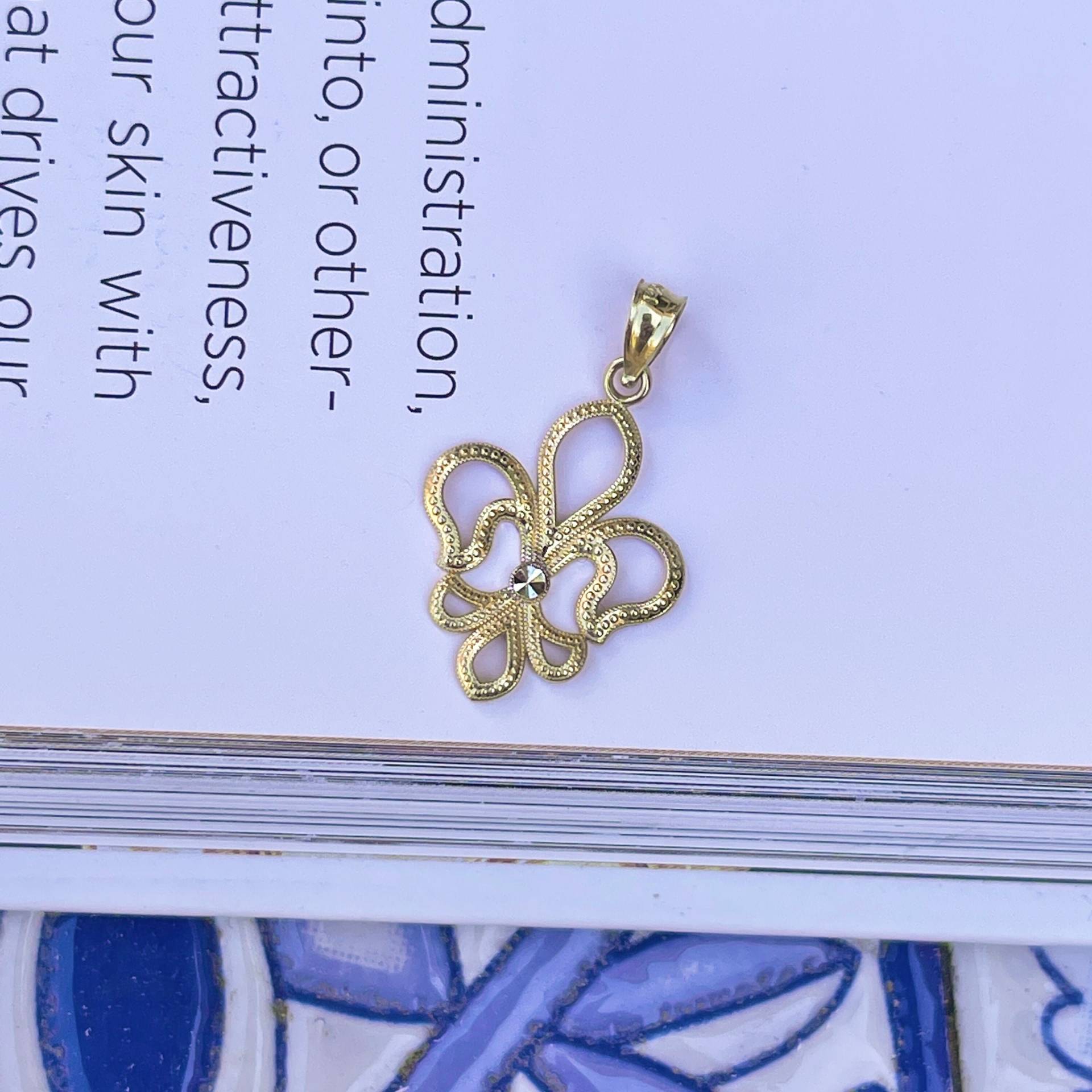 14Kt Gelbgold Poliert Zweifarbiger Diamantschliff Fleur De Lis Anhänger Charm Neu Offenes Design Kleine 25mm von LegacySaintJewelry