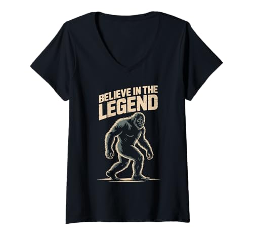 Damen Glaube an die Legende Bigfoot Sasquatch Cryptid Folklore T-Shirt mit V-Ausschnitt Damen Glaube an die Legende Bigfoot Sasquatch Cryptid Folklore T-Shirt mit V-Ausschnitt von Legendary Cryptid Bigfoot Sasquatch Apparel Co.