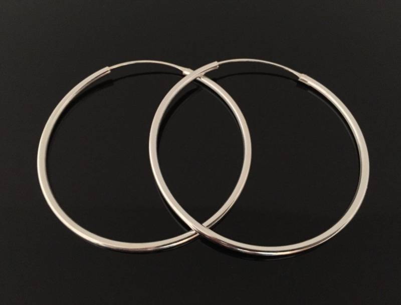 Mittlere Kontinuierliche Silber Hoops // 925 Sterling Rundes Design 2" Durchmesser von LegendsSilver